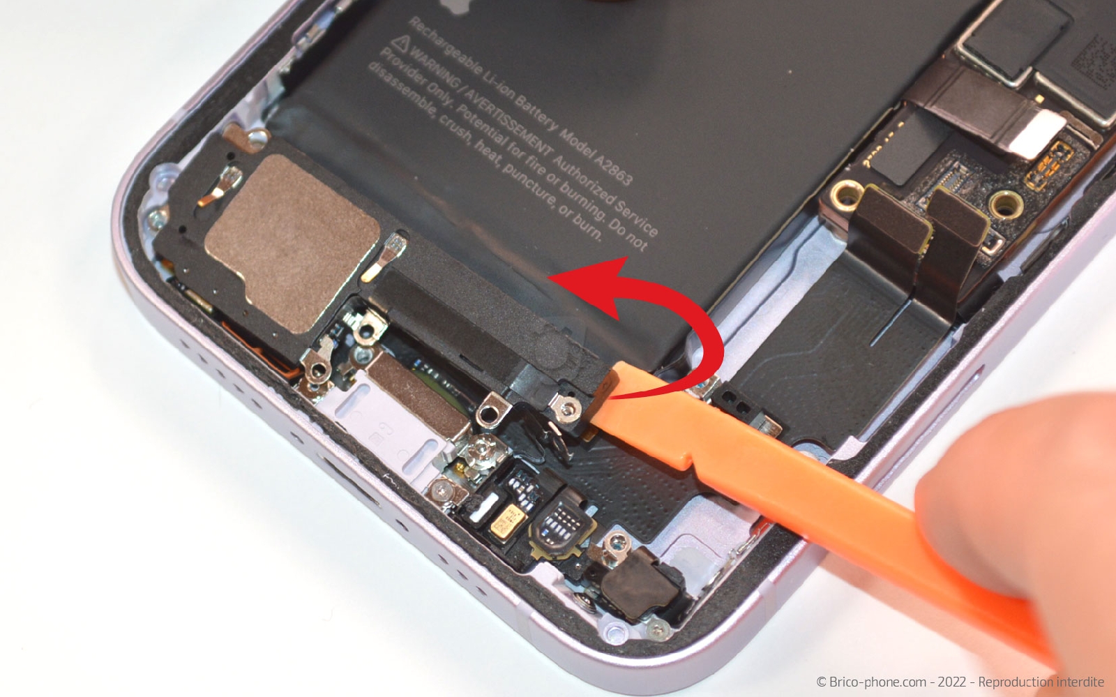 Comment changer le connecteur de charge sur iPhone 14 photo 3